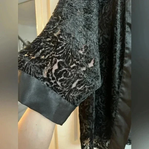 VTG Victoria’s Secret Black Lace Kimono Open Robe Coverup One Size Bohemian EUC - Picture 4 of 14